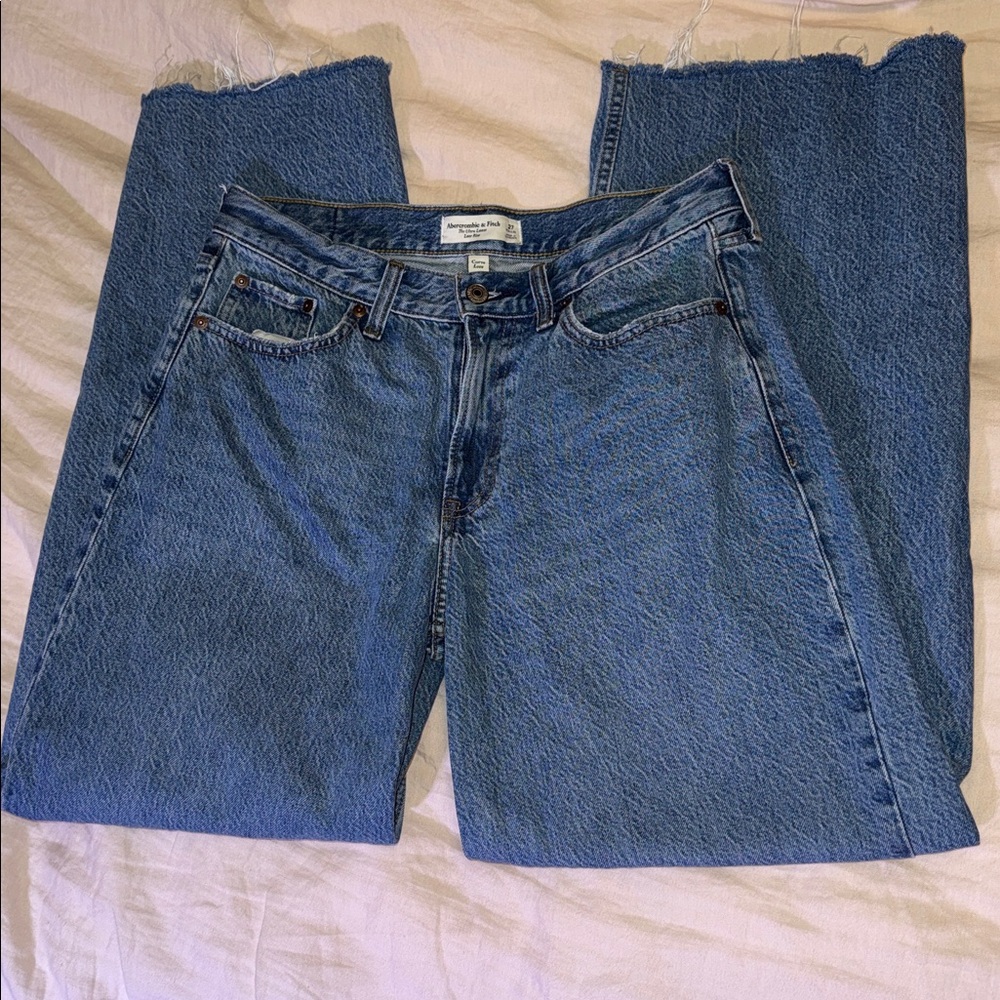 Abercrombie - Curve Love Low Rise Ultra Loose Jean